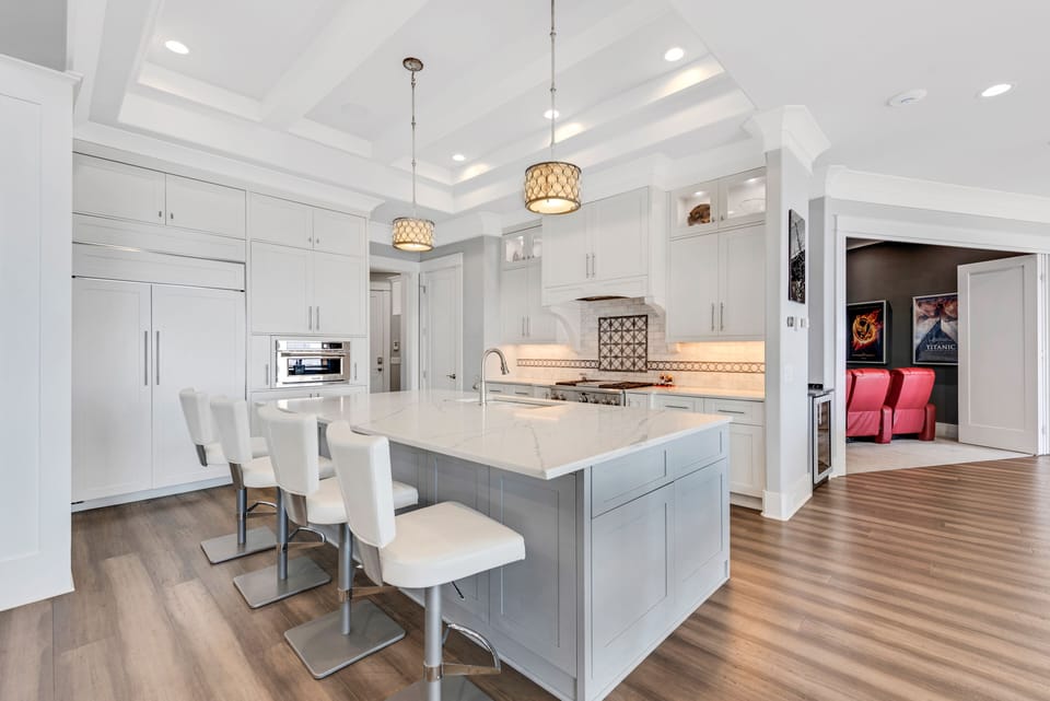 4 stools on the kitchen island