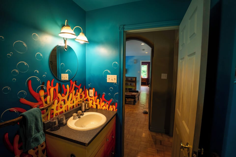 Comfort Suite | Bathroom | Hair dryer, bathrobes, slippers, towels