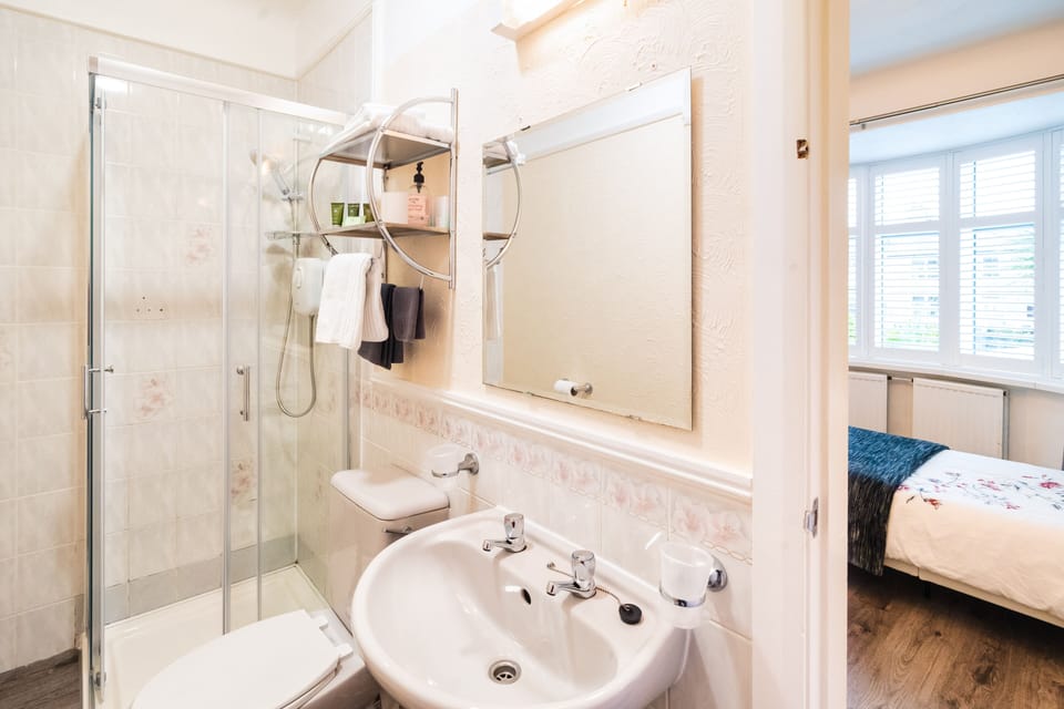 Single Room (Orient) | Bathroom