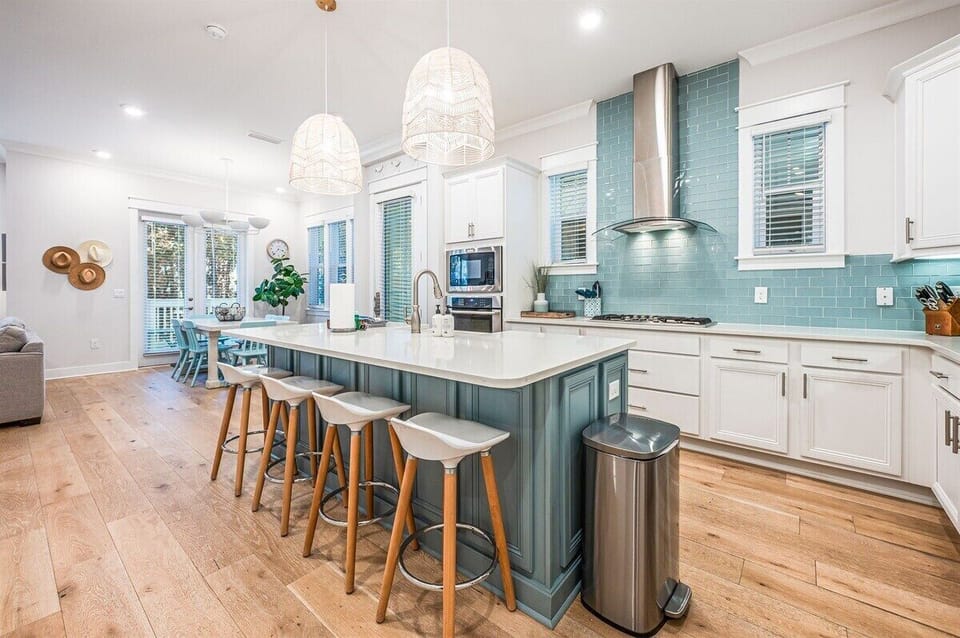 Stunning kitchen area with island seating