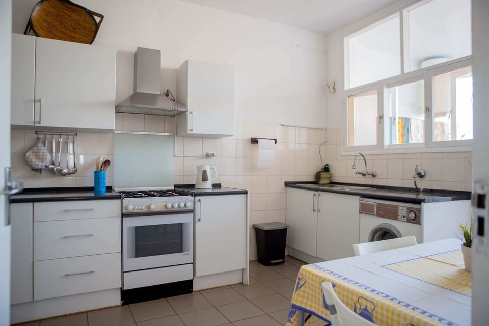 Kitchen and dining table