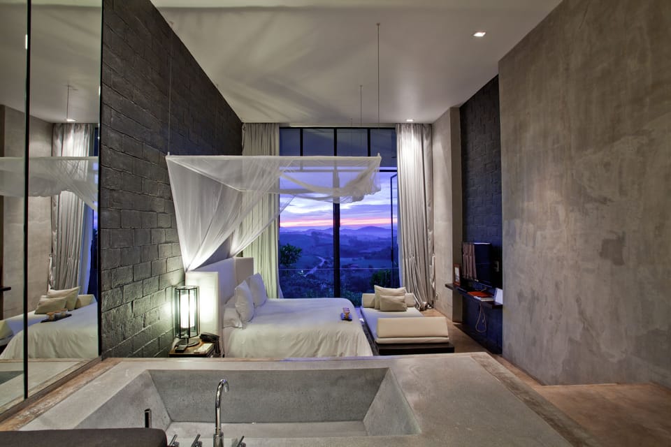 deluxe room | Premium bedding, down comforters, minibar, in-room safe