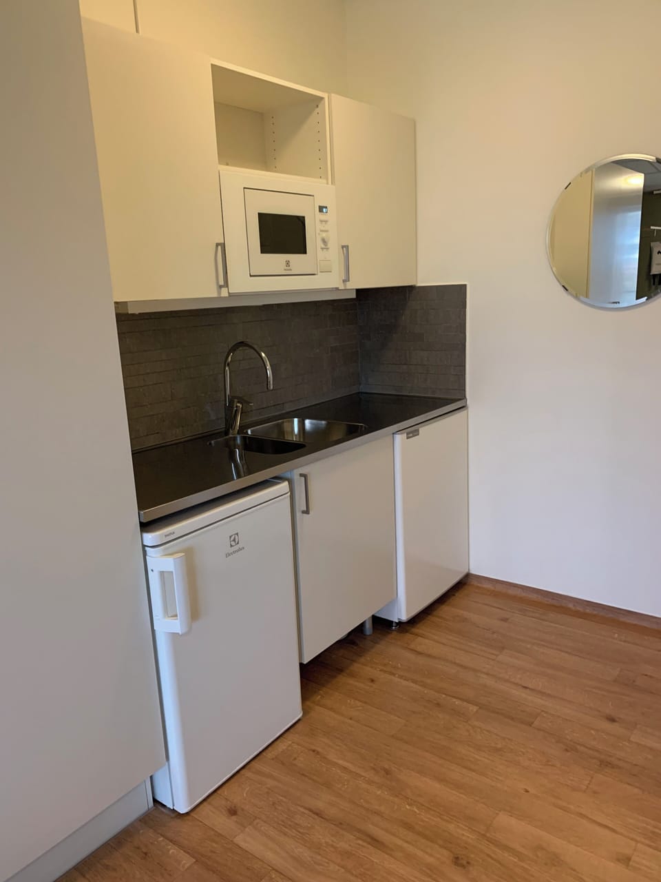 Fridge, microwave, coffee/tea maker, electric kettle