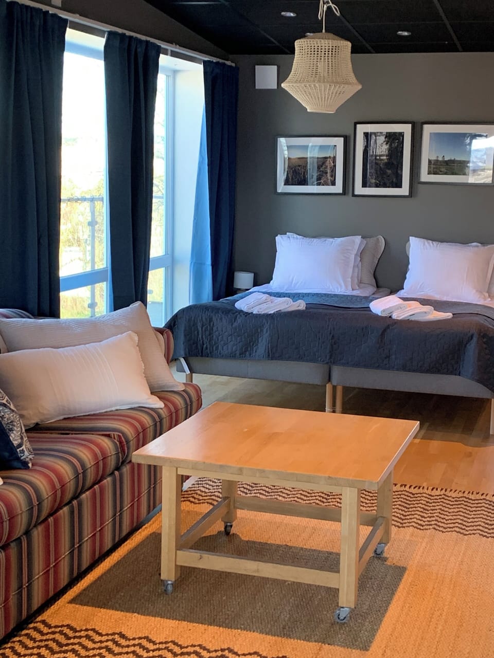 Family Quadruple Room | Laptop workspace, blackout drapes, free WiFi, bed sheets