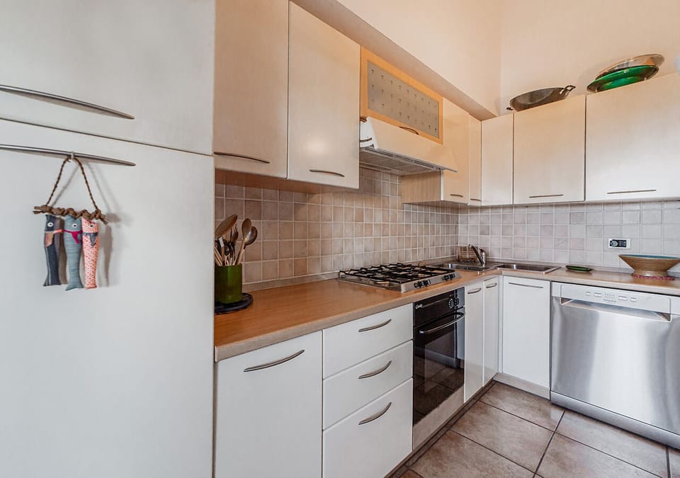 Fully equipped kitchen