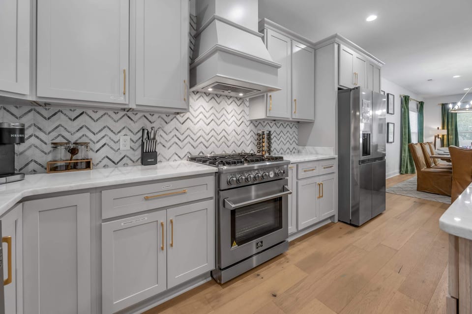 Delight in a beautifully designed, fully equipped kitchen complete with high-end appliances and elegant finishes, perfect for memorable dining experiences.