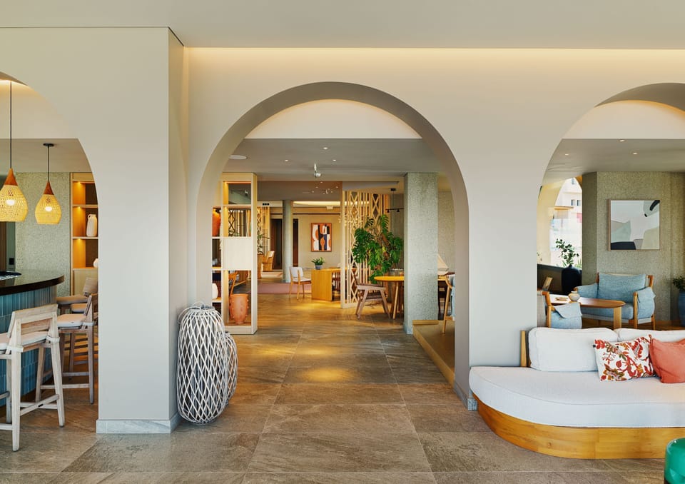 4 bars/lounges, poolside bar, beach bar