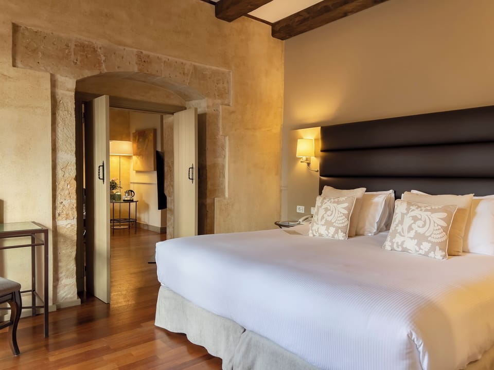 Presidential Suite | Down comforters, minibar, in-room safe, desk