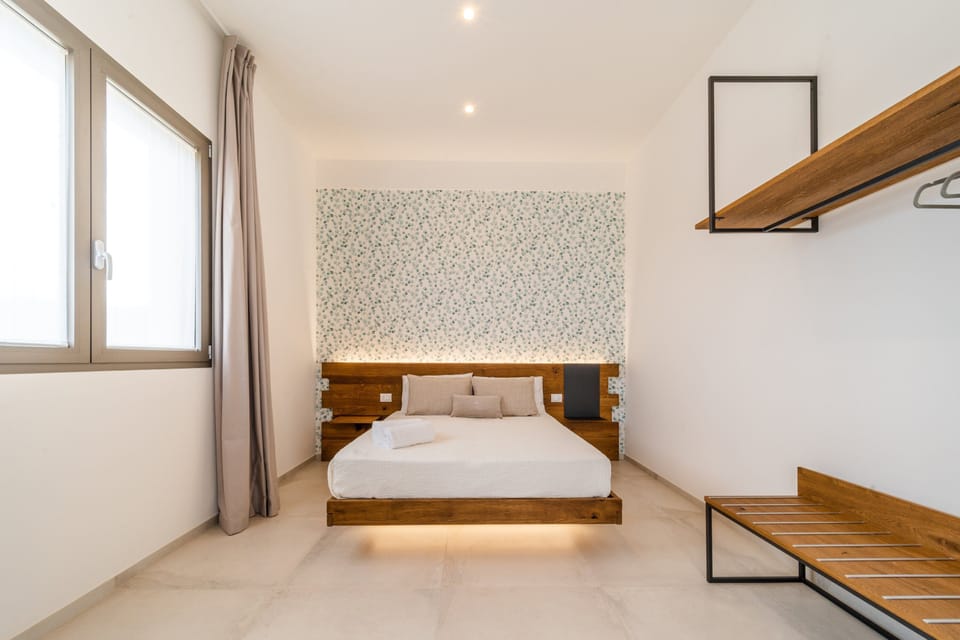 Deluxe Room | Desk, laptop workspace, soundproofing, free WiFi