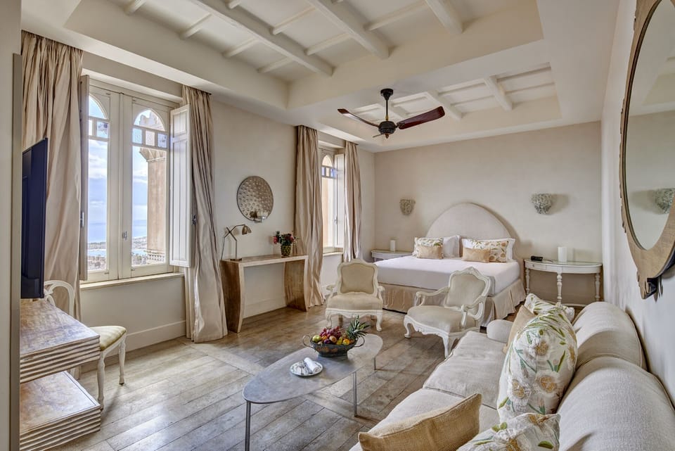 JUNIOR SUITE PREMIUM VISTA MARE | Premium bedding, pillowtop beds, minibar, in-room safe