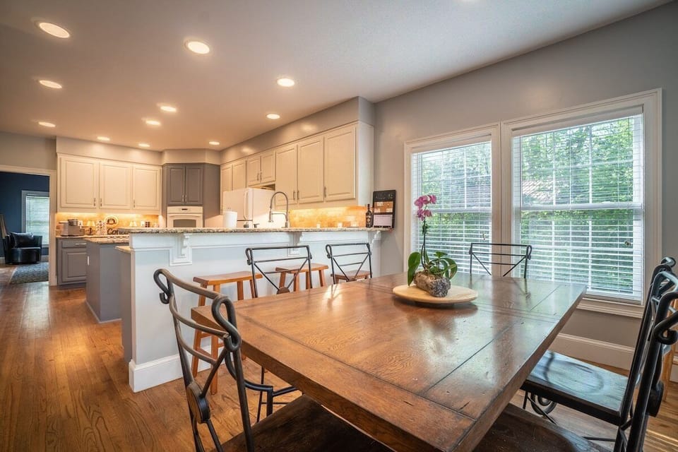 Dining room table