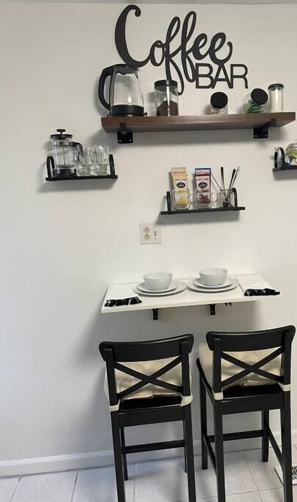 • Renew! Coffee Bar: Coffee, Tea and Cocoa bar, perfect for the start or end of the day.