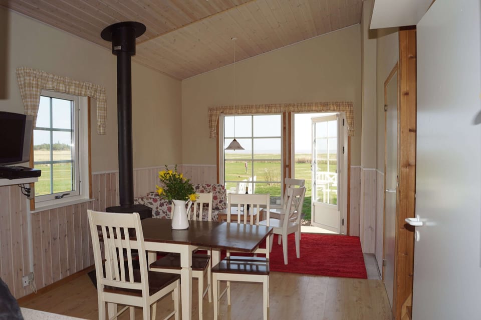Wadden Sea Cabin | In-room dining