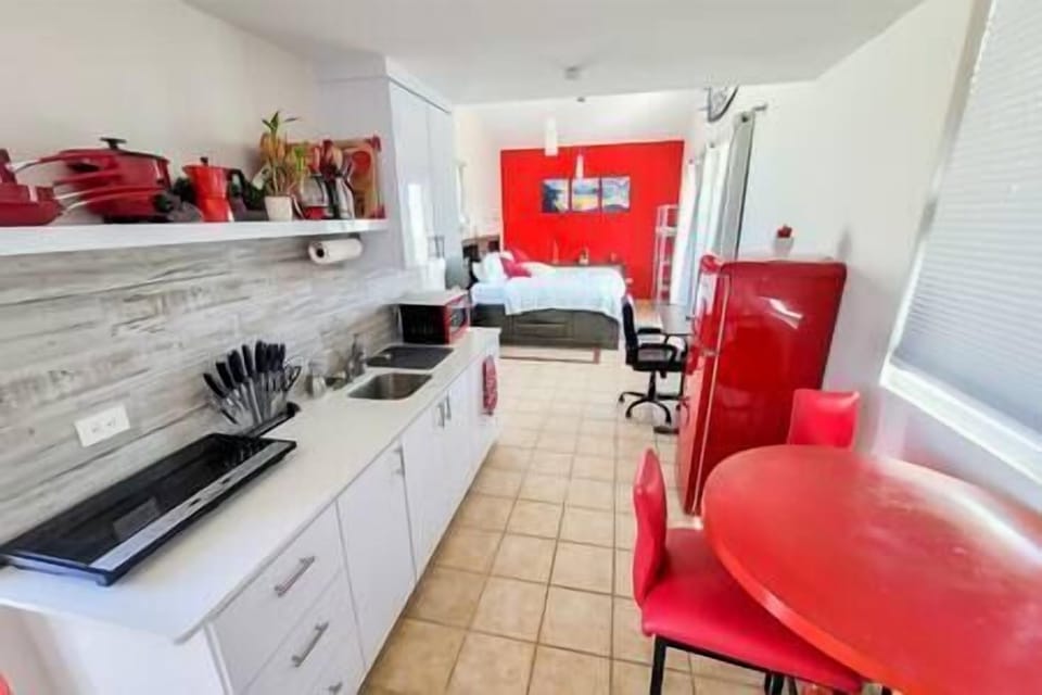 Kitchenette (1)