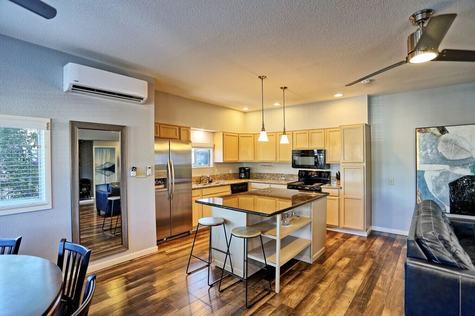 Bright, modern kitchen with everything you need to feel at home