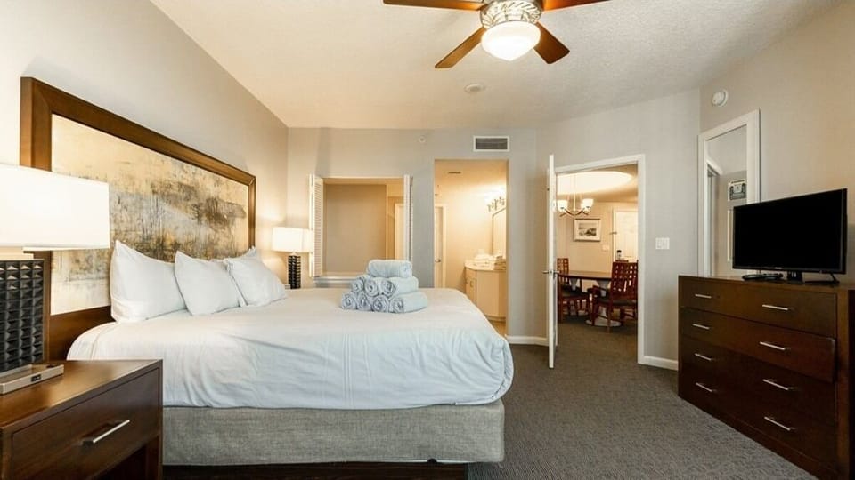 Unit may vary in layout, view, floor, and decor. 