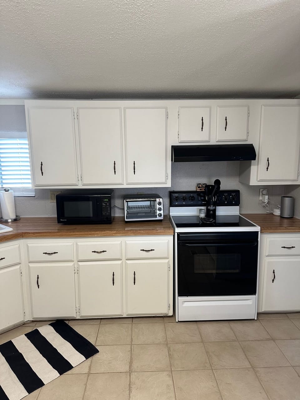 Kitchen - all electric appliances.