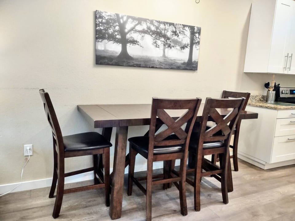 Dining Table with Seating for 6