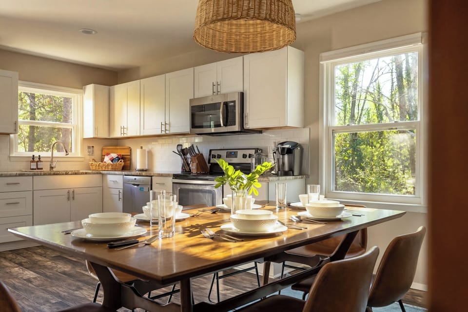 Inviting dining room.