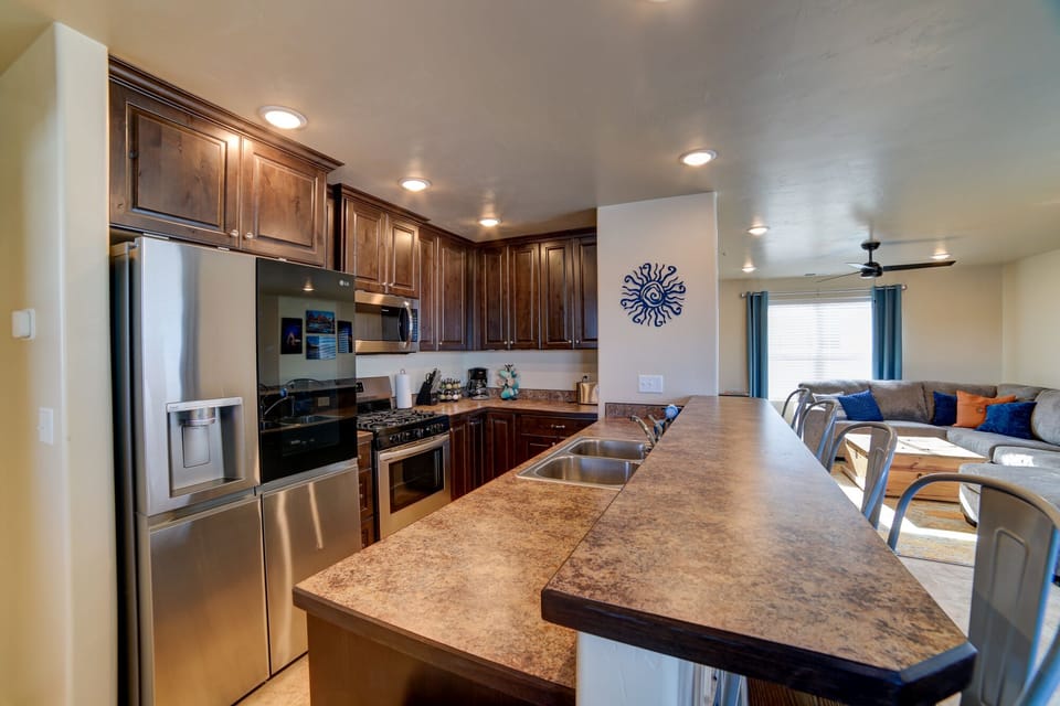Kitchen alt view
