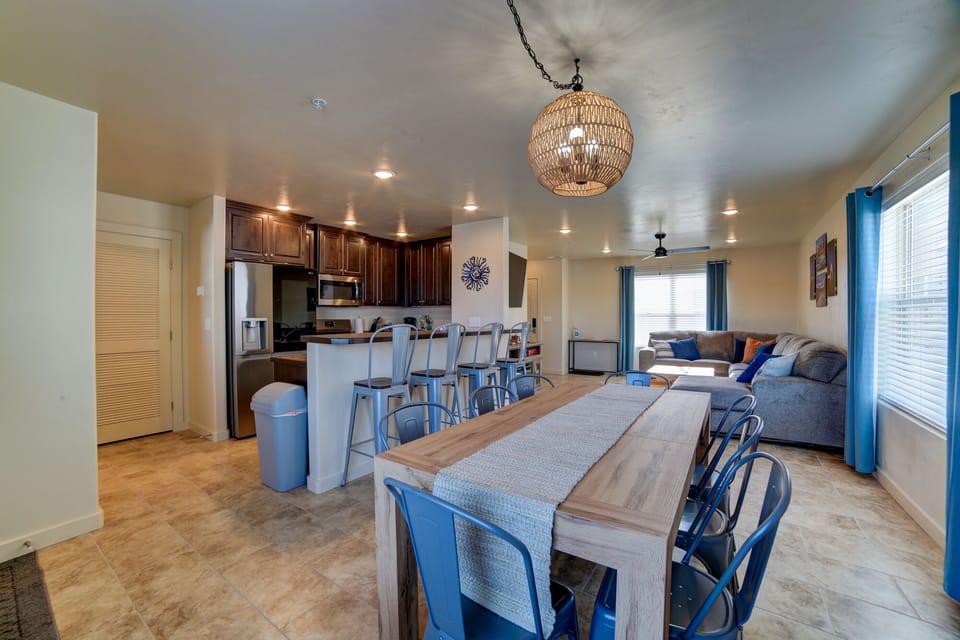 Dining area/kitchen