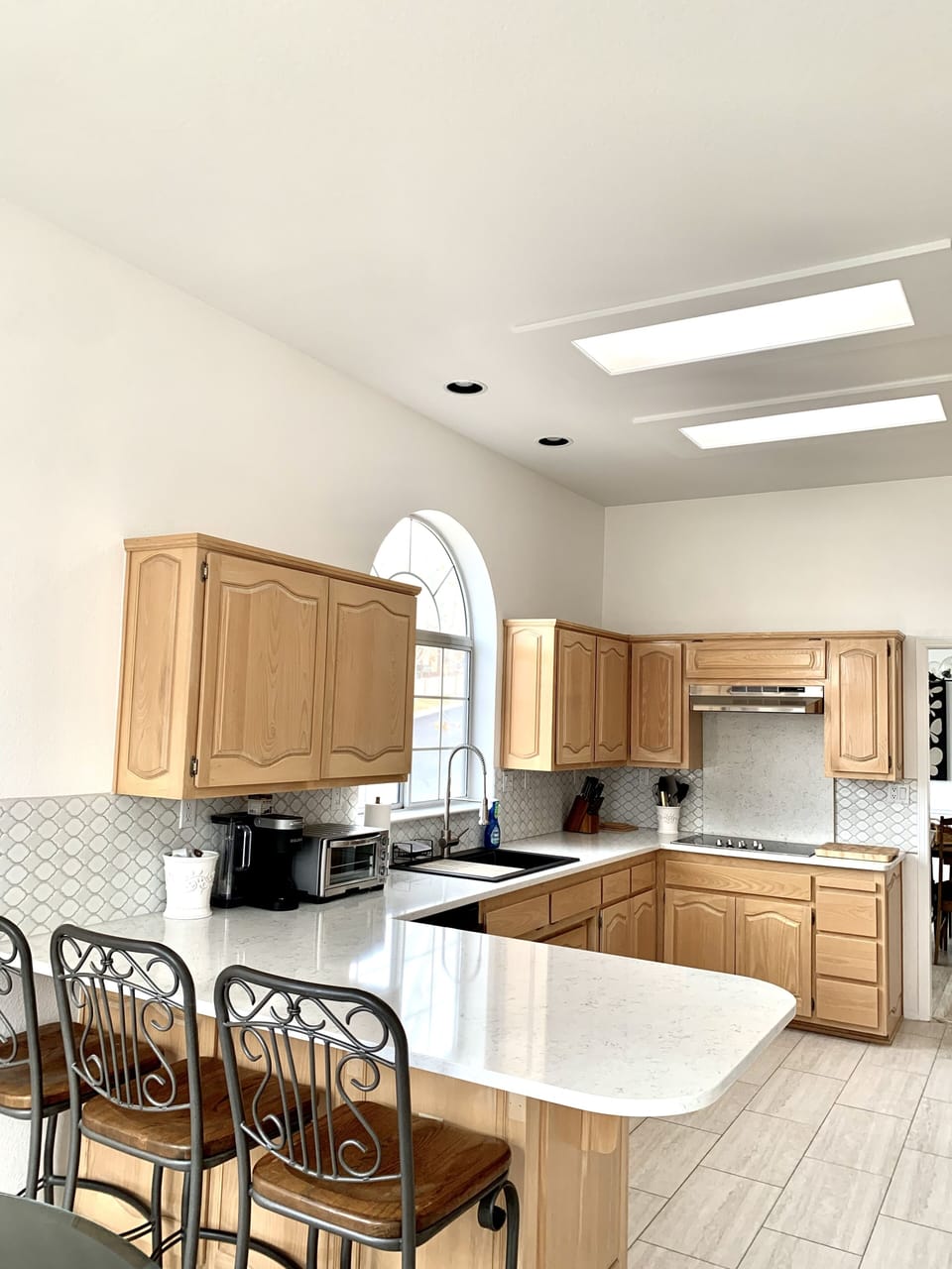 Clean and bright kitchen