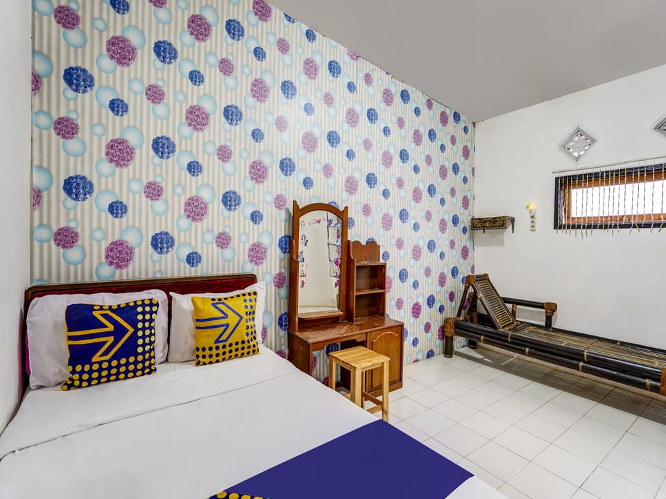 Basic Double Room | Desk, WiFi (free), bed sheets