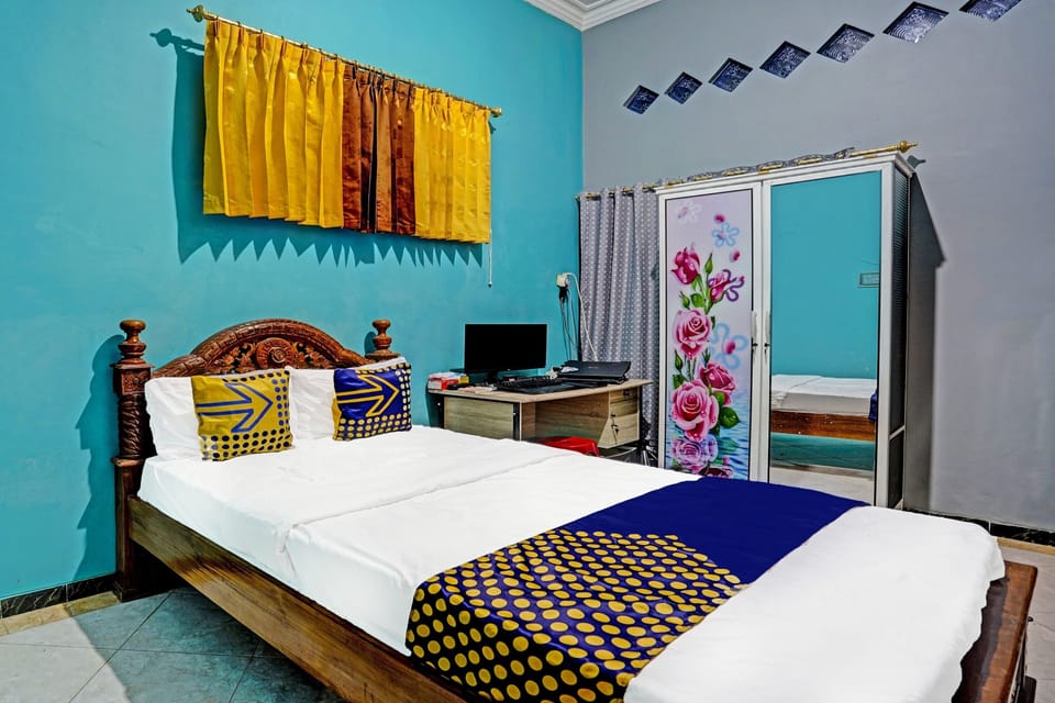 Basic Double Room | Desk, free WiFi, bed sheets