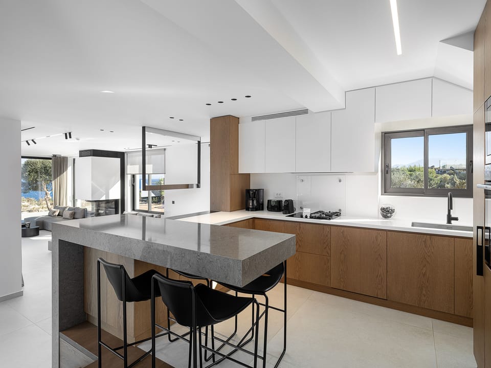 Fully equipped kitchen with modern appliances provided!