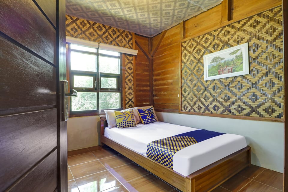 Economy Double Room | Desk, free WiFi, bed sheets