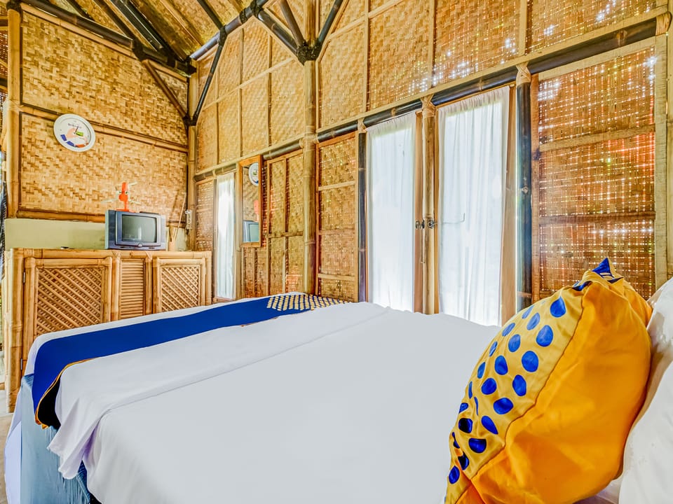 Economy Room | Desk, free WiFi, bed sheets