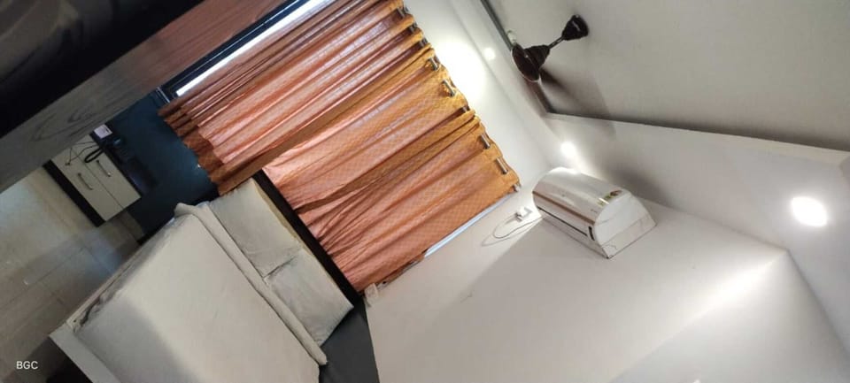 Desk, bed sheets