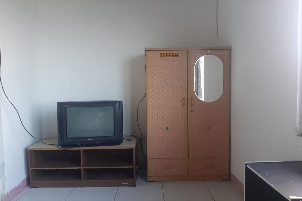 Standard Double Room | Desk, WiFi (free), bed sheets