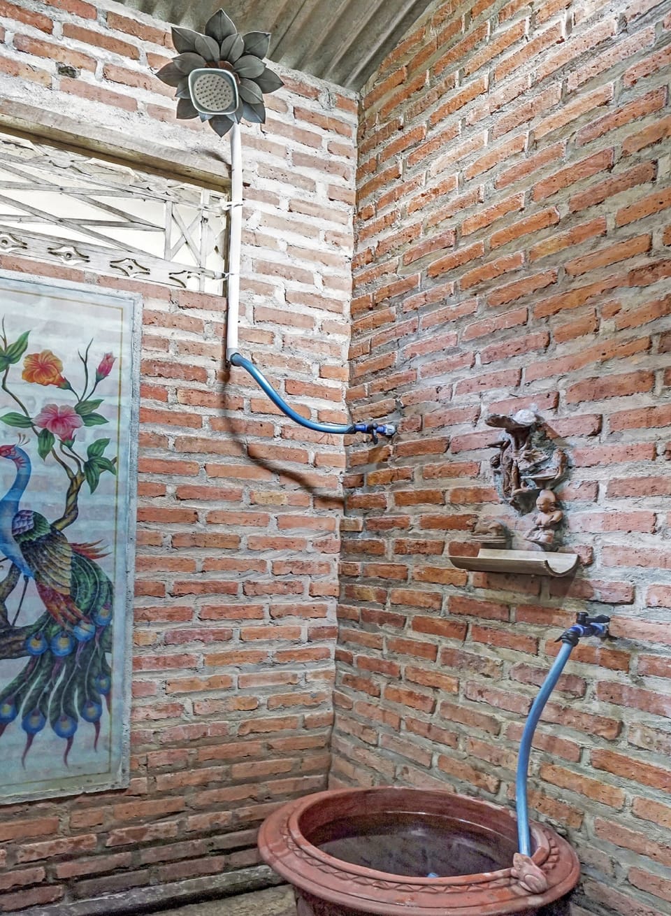 Standard Double Room | Bathroom | Shower, towels, toilet paper