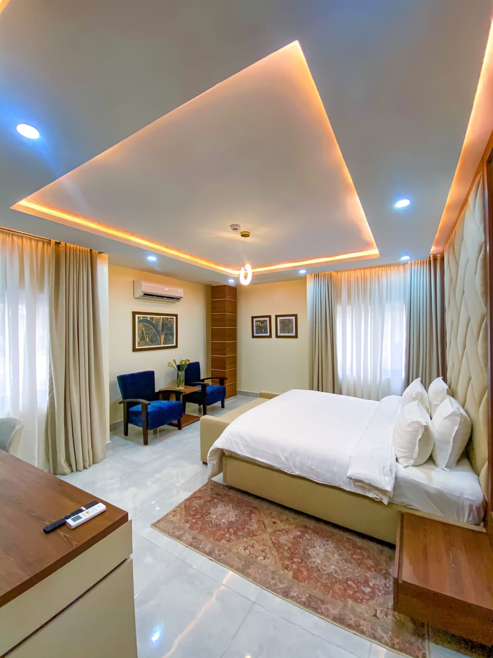 Exclusive Double Room | In-room safe, individually furnished, desk, laptop workspace