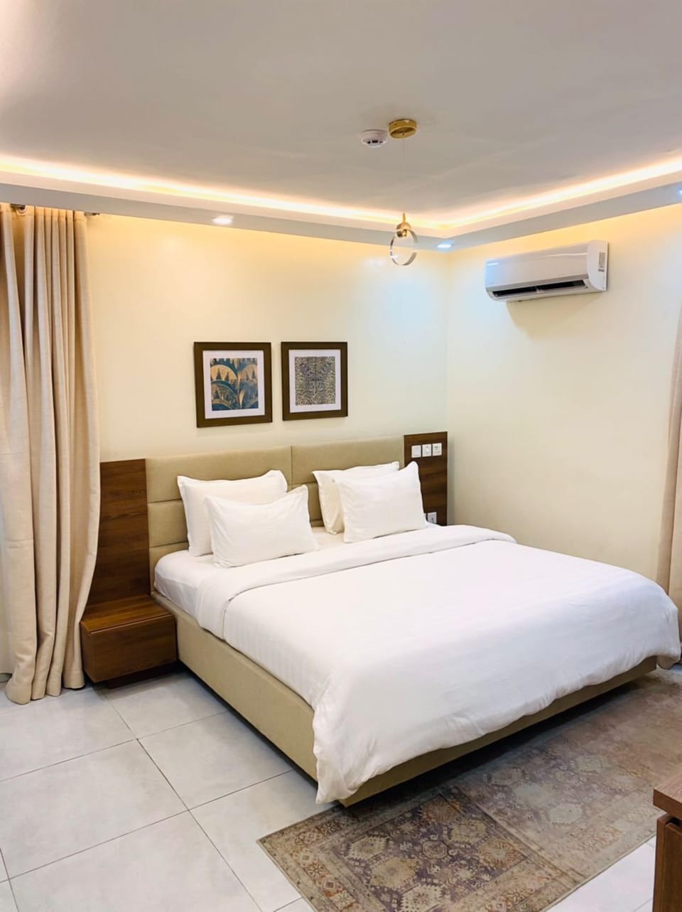 Classic Double Room | In-room safe, individually furnished, desk, laptop workspace