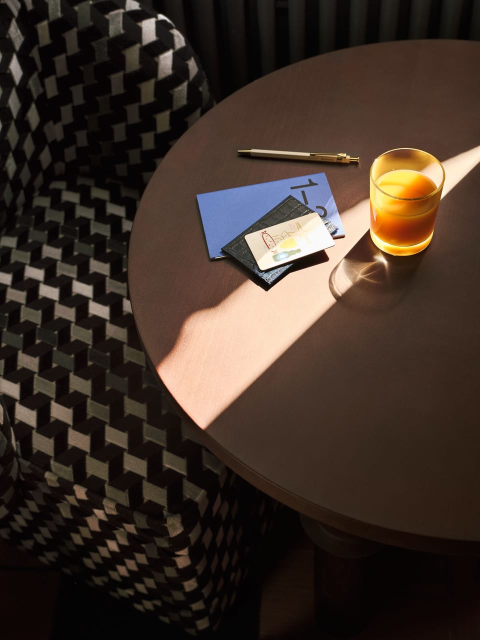 1-inch LED TV with cable channels, TV