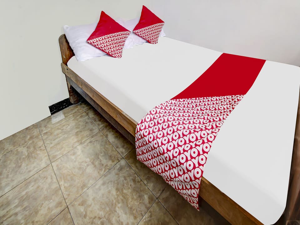 Basic Double Room | Free WiFi, bed sheets