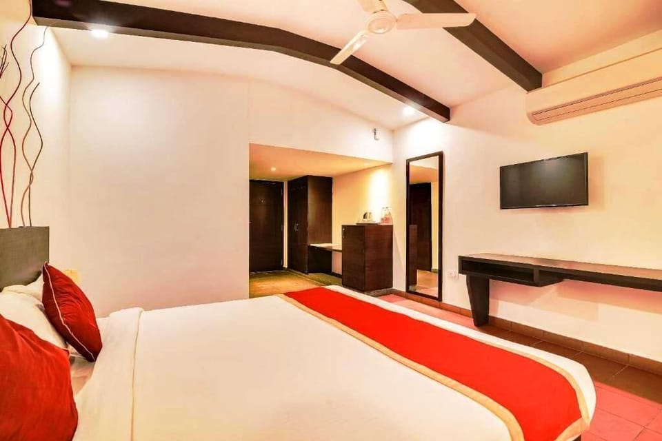 Deluxe Room | Iron/ironing board (on request), rollaway beds (surcharge), WiFi (free)