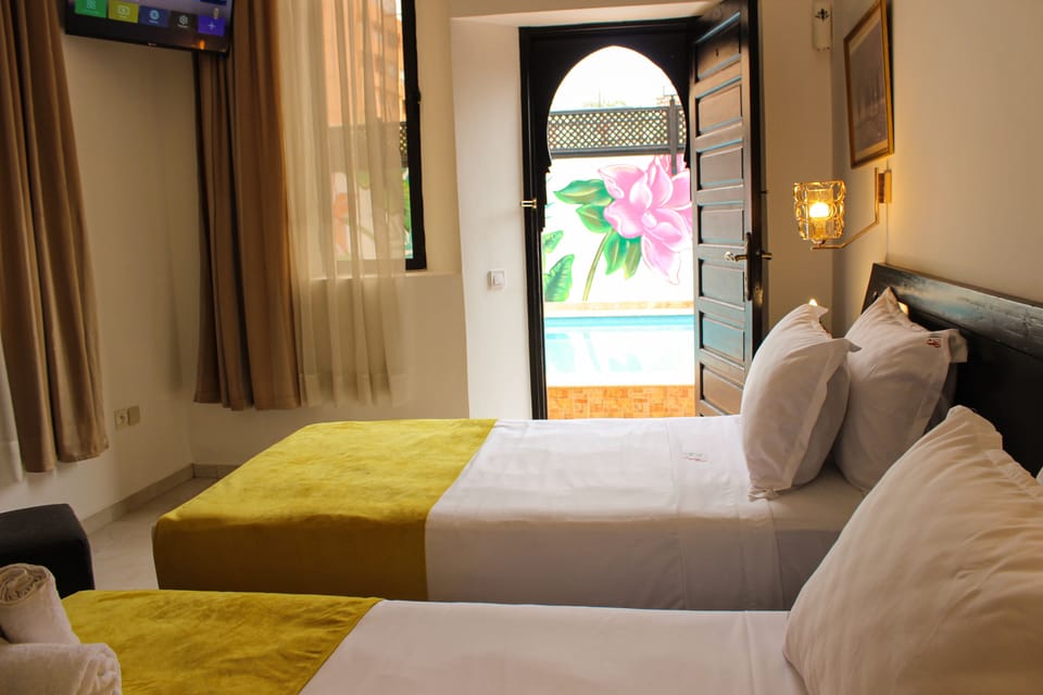 Signature Twin Room | Egyptian cotton sheets, premium bedding, Select Comfort beds