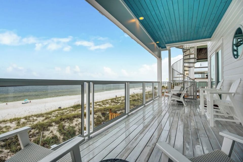 2nd Floor King Room Walkout Balcony