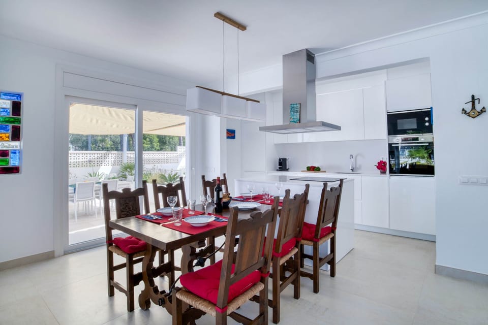 Table in the dining room of a house in l'Escala.