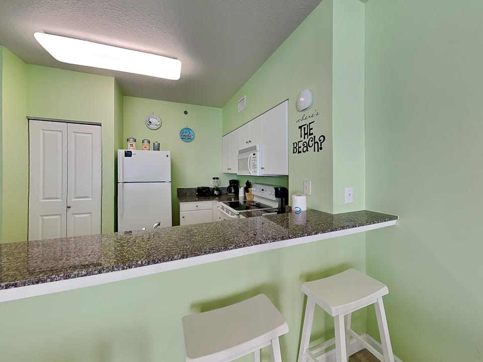 Breakfast Bar | Kitchen
