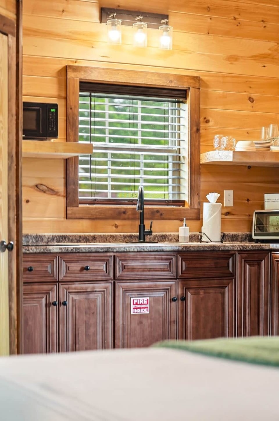 10-web-or-mls-2691 Jessie Rd-18