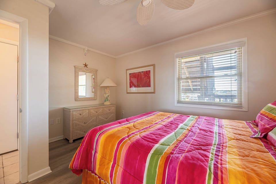 Queen Bedroom