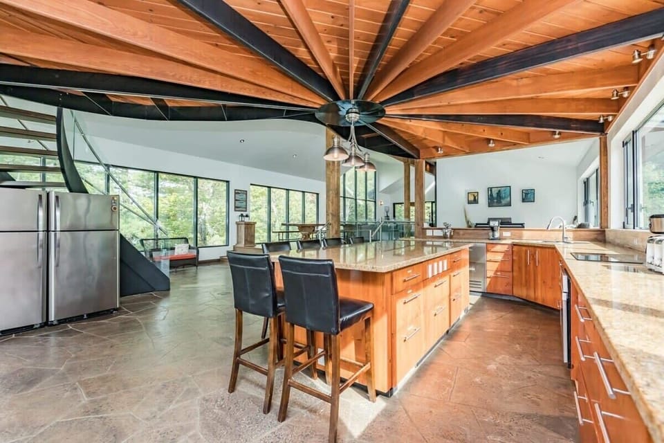 Entryway into the kitchen