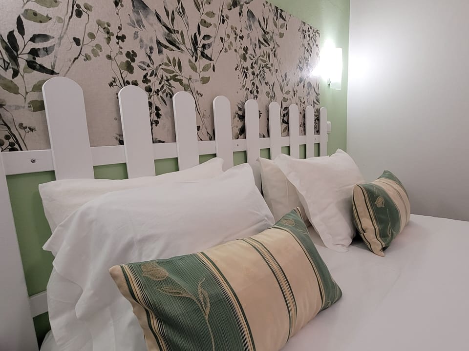 Basic Double Room | Laptop workspace, free WiFi, bed sheets