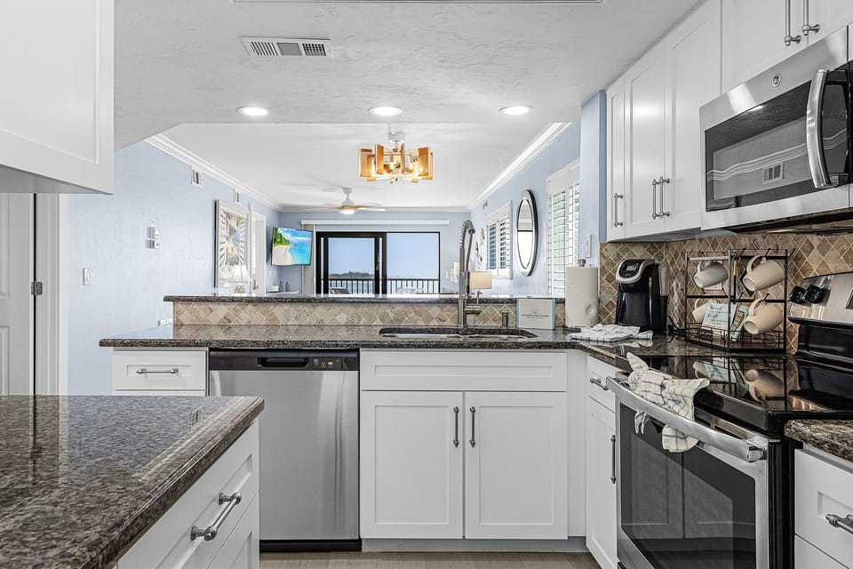 Condo, 2 Bedrooms | Private kitchen | Coffee/tea maker, fridge, oven, toaster