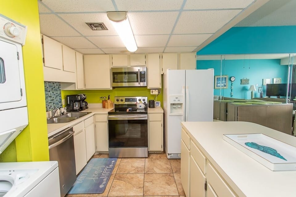 Condo, 2 Bedrooms | Private kitchen | Coffee/tea maker, fridge, oven, toaster