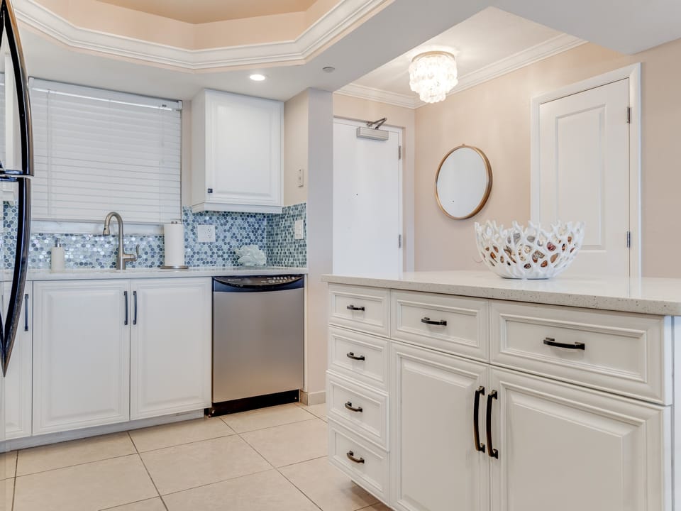 Condo, 2 Bedrooms | Private kitchen | Coffee/tea maker, fridge, oven, toaster